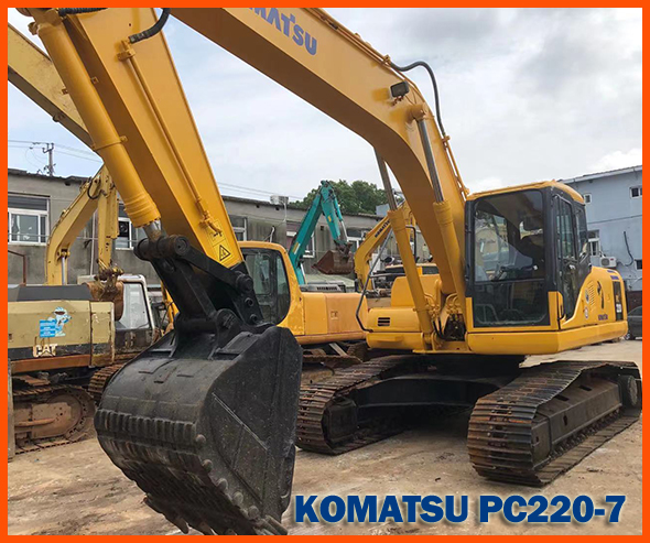 KOMATSU PC220-7 excavator
